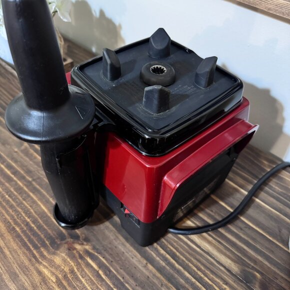 Vitamix 7500 VMO158 Blender | BASE ONLY | Red 10 Speed | Works Great 120V - Picture 7 of 13